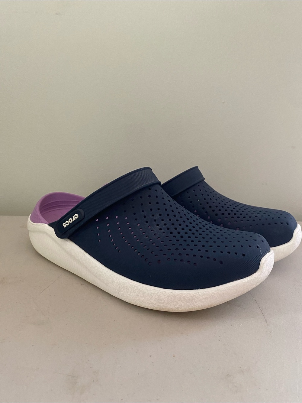 Crocs navy and orchid LiteRide clogs M7 W9 comfort shoe slip on slide - Picture 3 of 10
